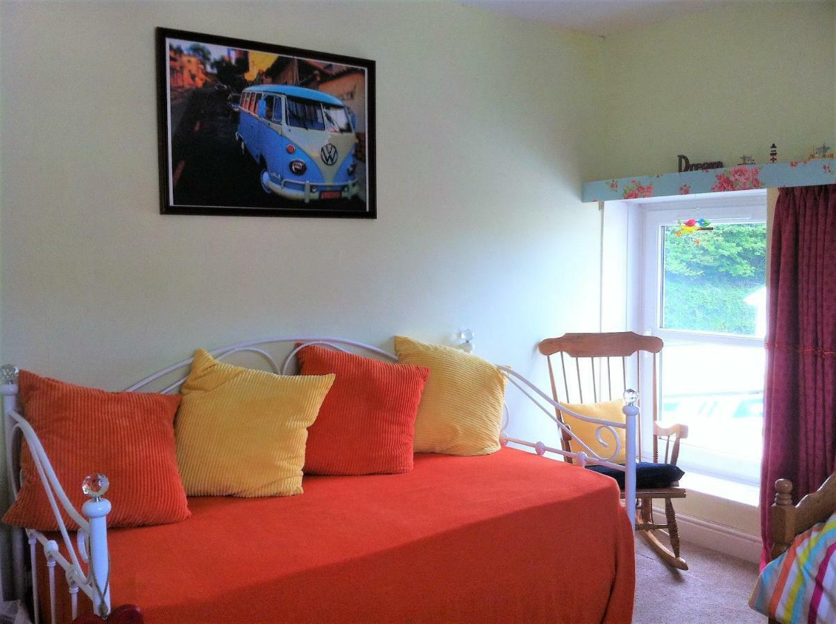 Happy Seaside Days In Combe Martin, Devon Apartment Luaran gambar
